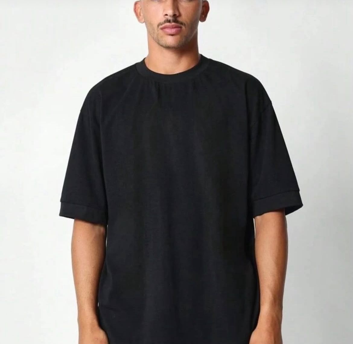 2 T-Shirts Oversize – Blanc, Noir | Qualité li katdwi 3la rassha ✅ ✔️ Paiement a la livraison 💸